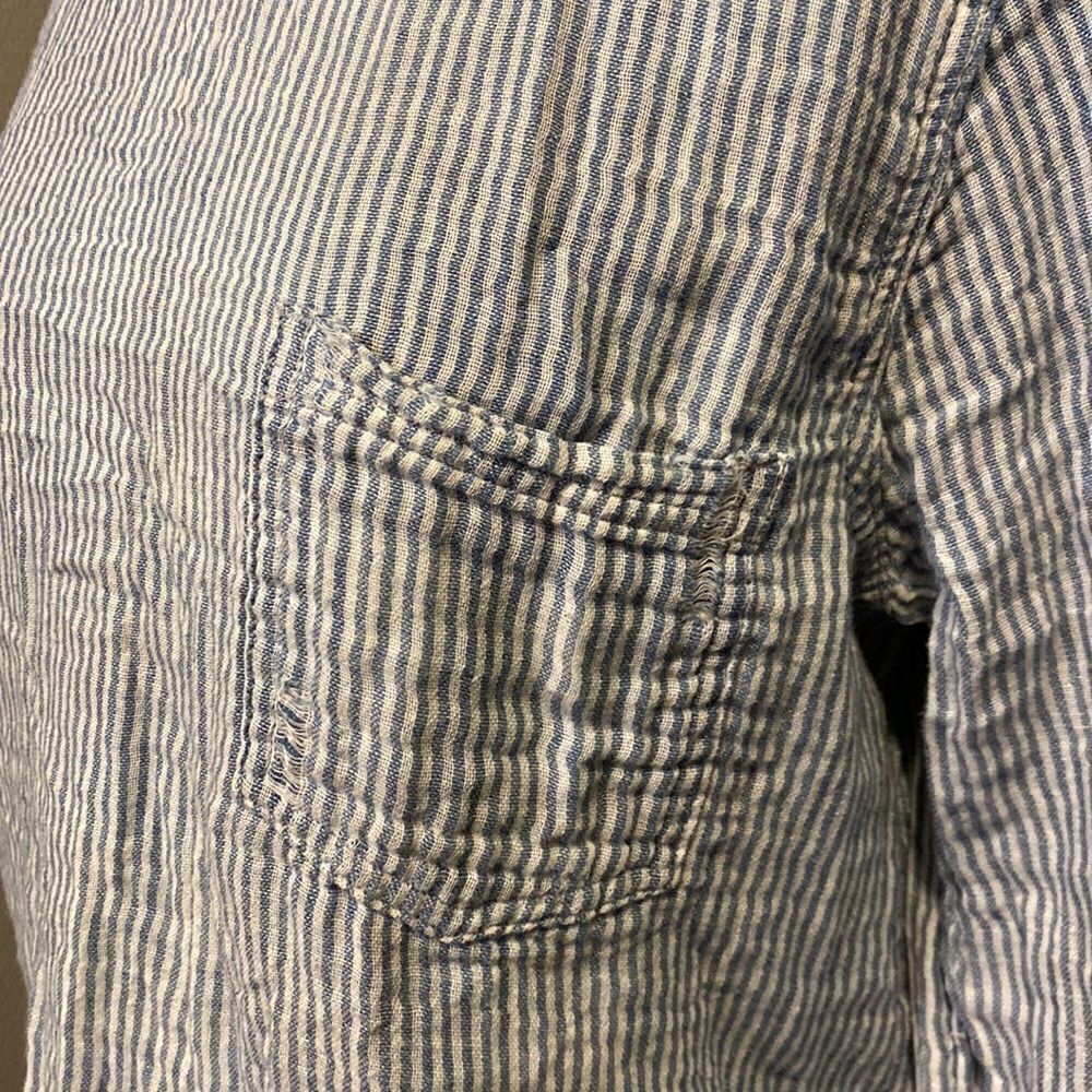 cloth & stone medium tunic stripe Distressed. Plaid lining Back half button down - Picture 2 of 9